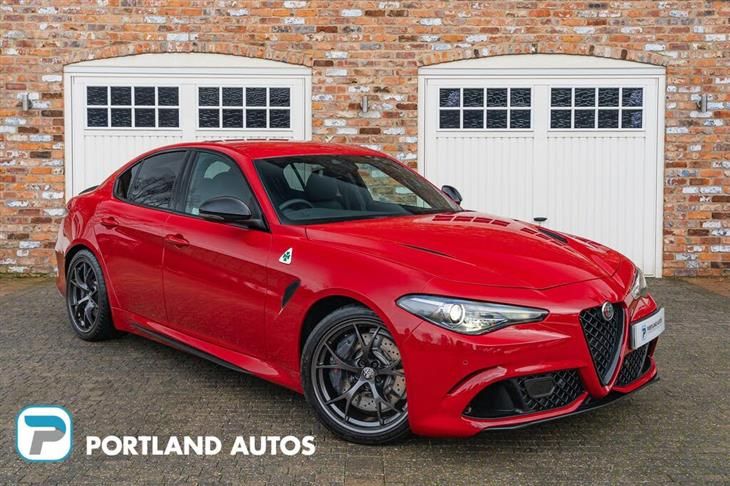 Alfa Romeo Giulia Quadrifoglio Alfa Romeo Giulia 2.9 V6 Bi-Turbo Quadrifoglio Auto Euro 6 (s/s) 4dr — миниатюра 1