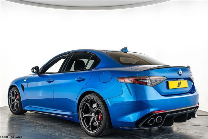 Alfa Romeo Giulia Quadrifoglio Alfa Romeo Giulia 2.9 V6 Bi-Turbo Quadrifoglio Auto Euro 6 (s/s) 4dr — миниатюра 2