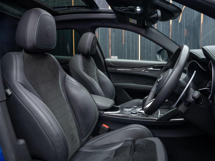 Alfa Romeo Stelvio Quadrifoglio Alfa Romeo Stelvio 2.9 V6 Bi-Turbo Quadrifoglio Auto Q4 AWD Euro 6 (s/s) 5dr — миниатюра 2