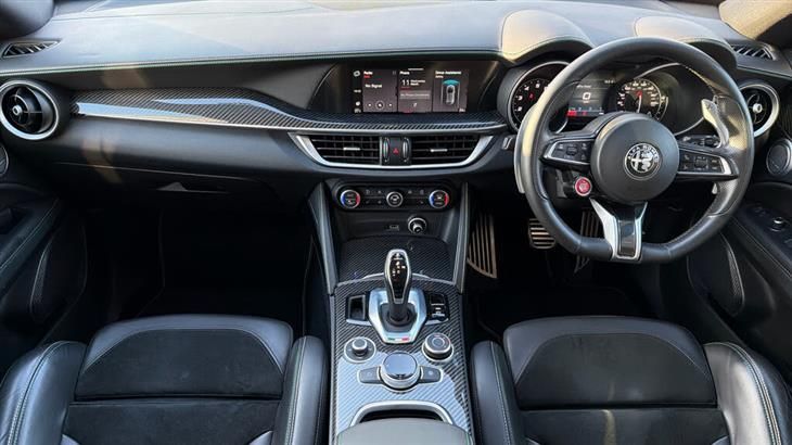 Alfa Romeo Stelvio Quadrifoglio Alfa Romeo Stelvio 2.9 V6 Bi-Turbo Quadrifoglio SUV 5dr Petrol GPF Auto Q4 AWD Euro 6 (s/s) (510 ps) — миниатюра 4