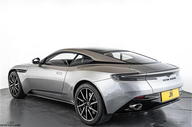 Aston Martin DB11 Aston Martin DB11 4.0 V8 Auto Euro 6 (s/s) 2dr — миниатюра 2