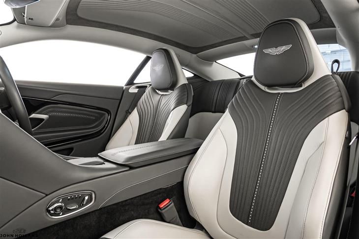 Aston Martin DB11 Aston Martin DB11 4.0 V8 Auto Euro 6 (s/s) 2dr — миниатюра 3