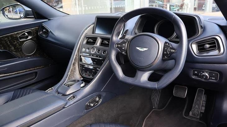 Aston Martin DB11 Aston Martin DB11 V8 Volante — миниатюра 3