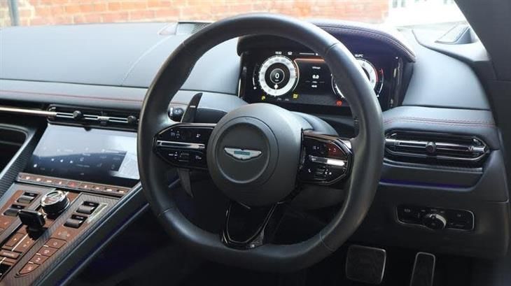 Aston Martin DB12 Aston Martin DB12 Volante — миниатюра 3