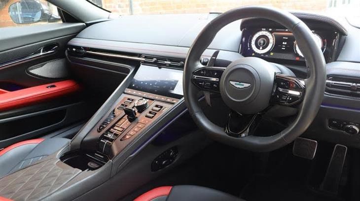 Aston Martin DB12 Aston Martin DB12 Volante — миниатюра 4