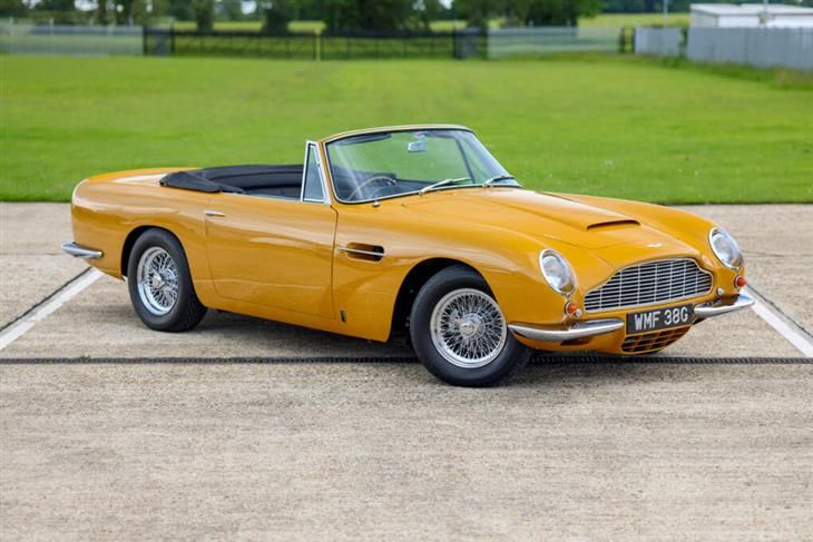 Aston Martin DB6 
