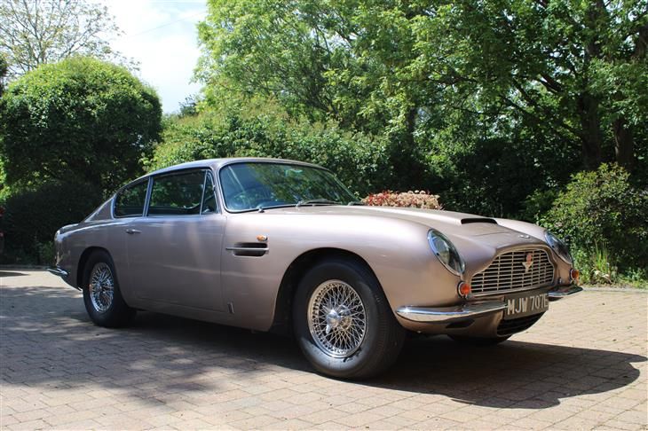 ASTON MARTIN DB6