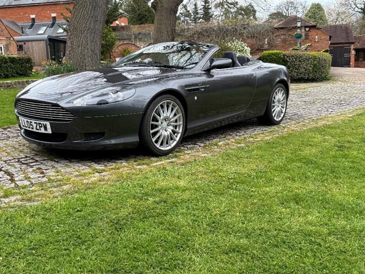 Aston Martin DB9