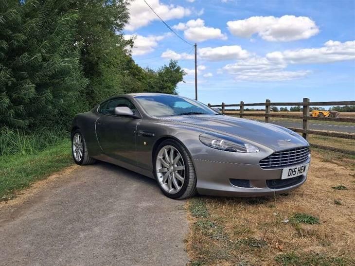 Aston Martin DB9