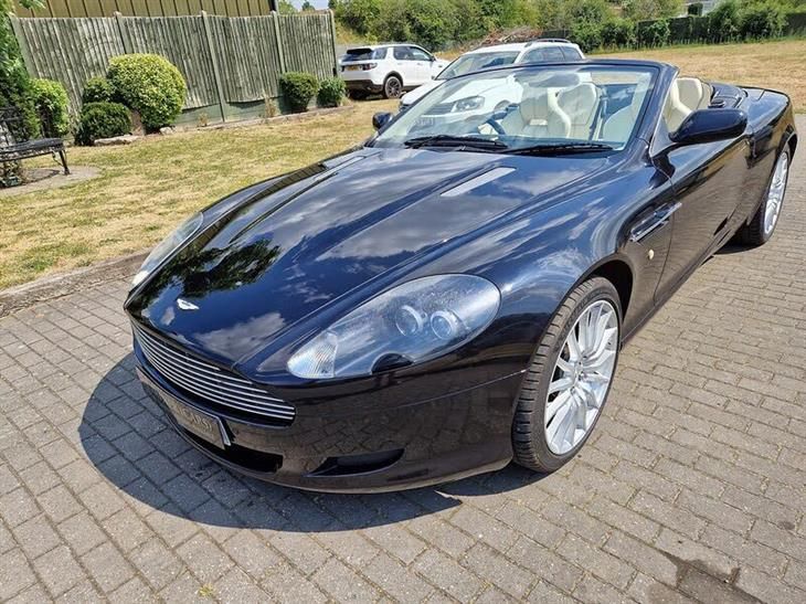 Aston Martin DB9