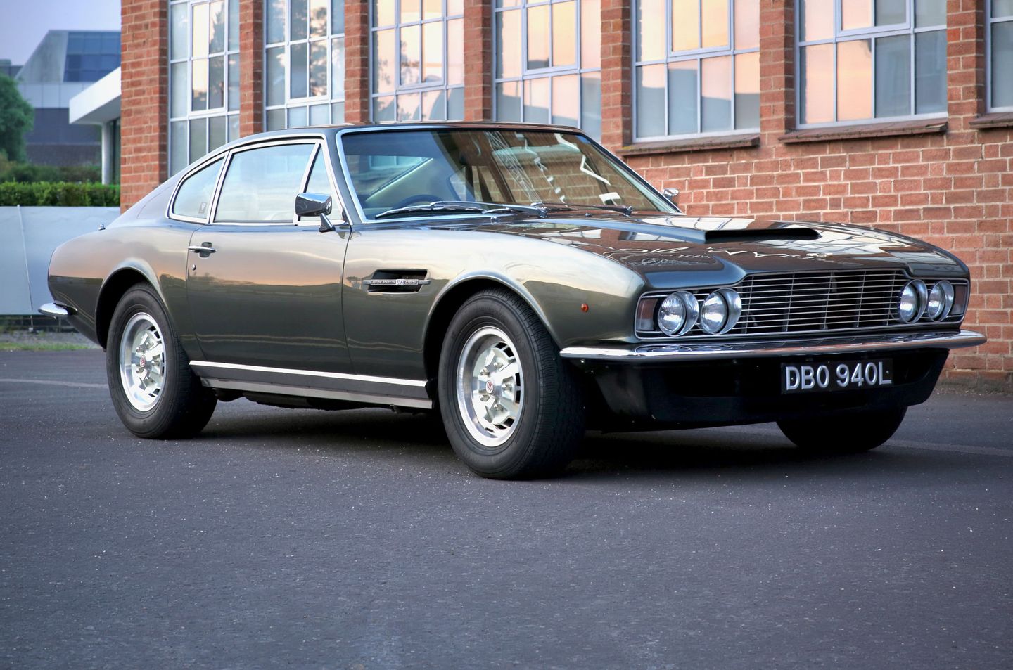 1970 Aston Martin DBS V8