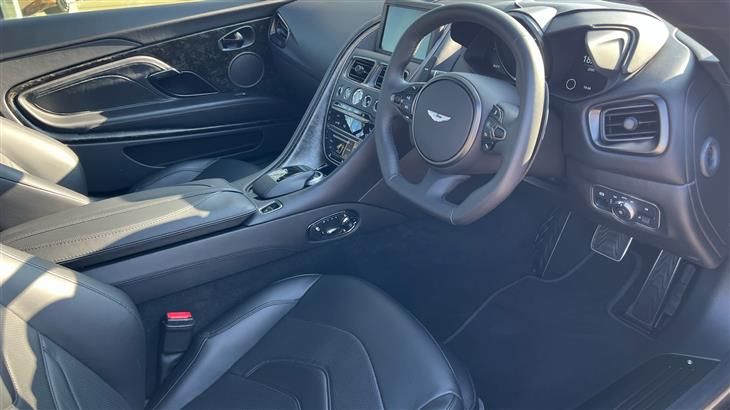 Aston Martin DBS Superleggera Aston Martin DBS V12 Superleggera Touchtronic. Smoked Lamps. Heated and Ventilated Seats — миниатюра 3