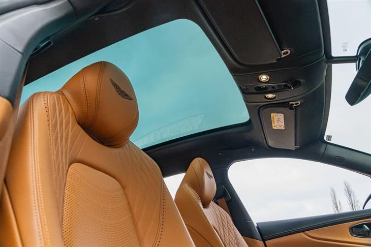 Aston Martin DBX Aston Martin DBX 4.0 V8 707 SUV 5dr Petrol Auto 4WD Euro 6 (s/s) (707 ps) — миниатюра 4