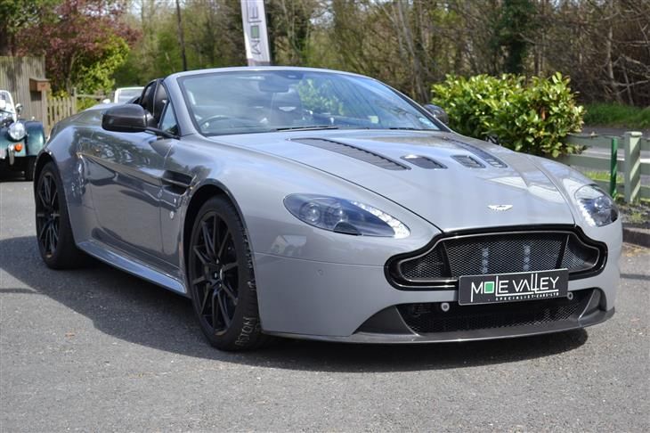 ASTON MARTIN VANTAGE S V12 ROADSTER                           2016
