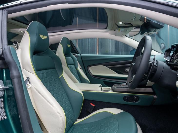 Aston Martin Other Models Aston Martin Vanquish 5.2 V12 BiTurbo Auto Euro 6 (s/s) 2dr — миниатюра 2