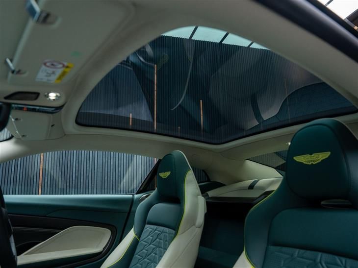 Aston Martin Other Models Aston Martin Vanquish 5.2 V12 BiTurbo Auto Euro 6 (s/s) 2dr — миниатюра 4