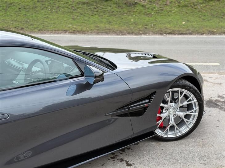 Aston Martin Other Models Aston Martin Vanquish 5.2 V12 BiTurbo Coupe 2dr Petrol Auto Euro 6 (s/s) (835 ps) — миниатюра 4
