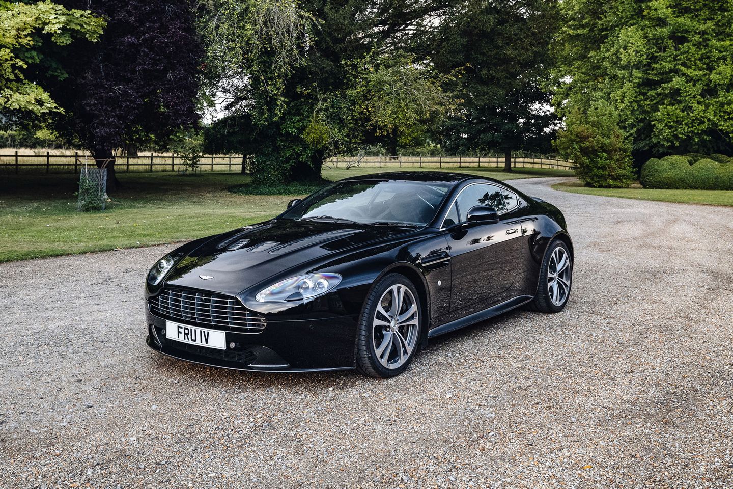 2010 Aston Martin V12 Vantage