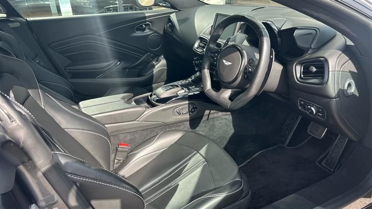 Aston Martin V8 Vantage Coupe Aston Martin Vantage 2dr ZF 8 Speed Auto — миниатюра 4