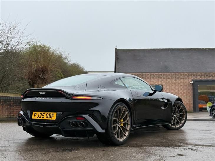 Aston Martin V8 Vantage Coupe Aston Martin Vantage 4.0 V8 Coupe 2dr Petrol Auto Euro 6 (665 ps) — миниатюра 2