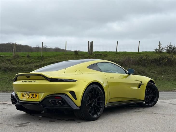 Aston Martin V8 Vantage Coupe Aston Martin Vantage — миниатюра 2