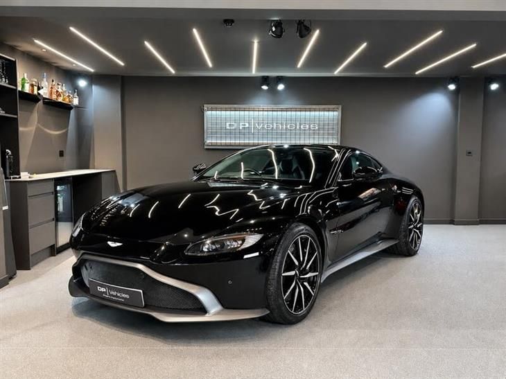 Aston Martin Vantage V8