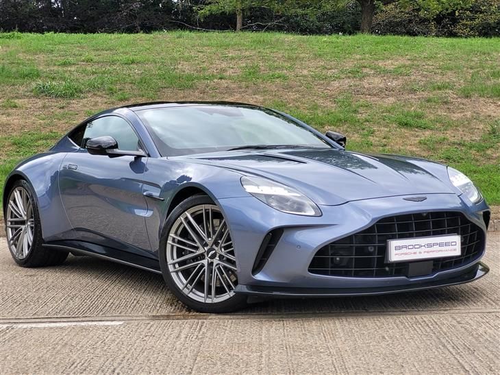Aston Martin Vantage V8