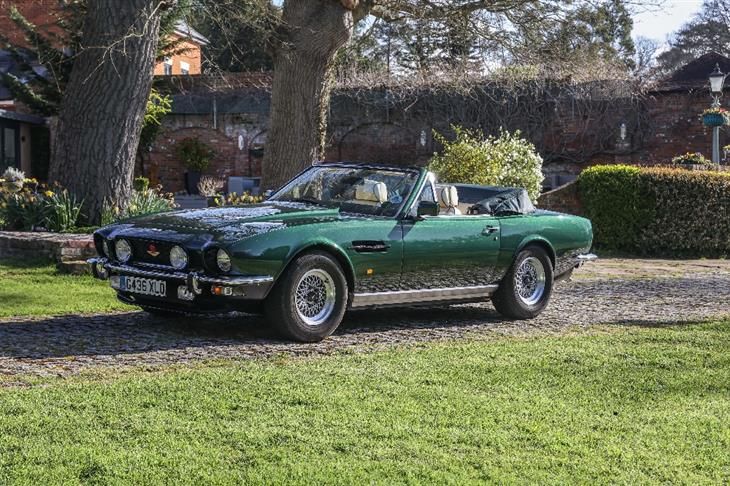 Aston Martin V8 Volante