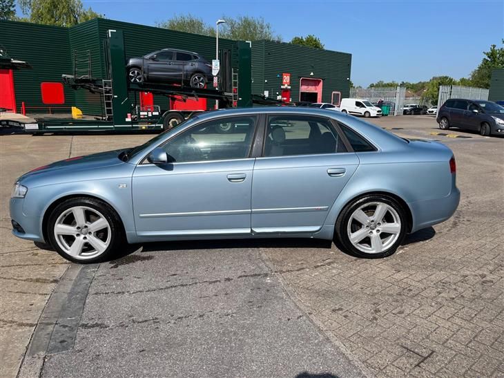 Audi A4 2.0 TDI S line CVT 4dr - Image 4