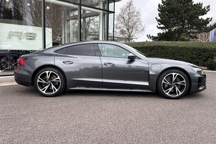Audi e-tron Audi E-Tron GT 93.4kWh Saloon 4dr Electric Auto quattro (476 ps) — миниатюра 2