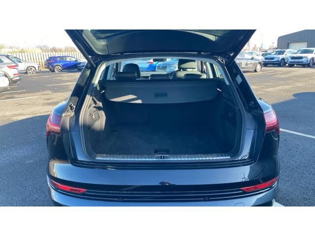 Audi e-tron Audi E-Tron 300kW 55 Quattro 95kWh Technik 5dr Auto Electric Estate — миниатюра 4