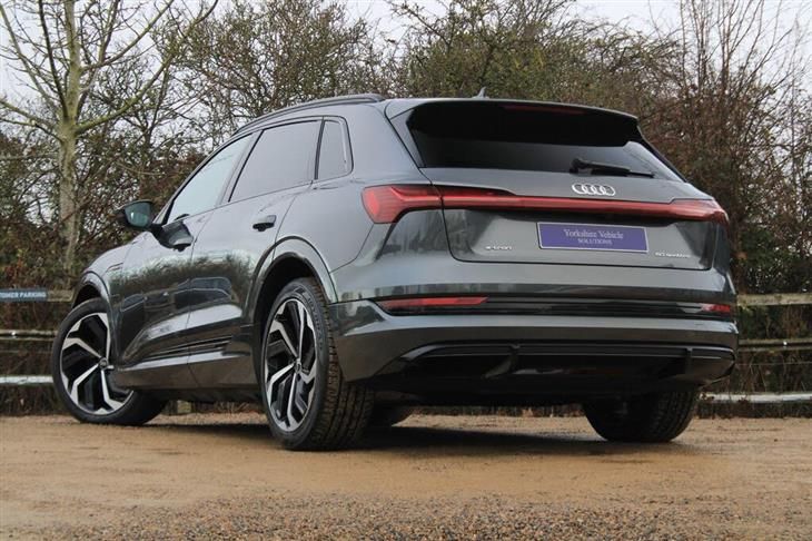 Audi e-tron Audi E-Tron 50 Black Edition Auto quattro 5dr 71.2kWh (11kW Charger) — миниатюра 3