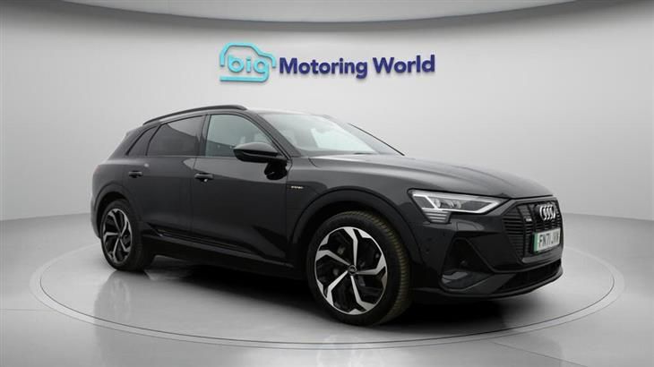 Audi e-tron Audi E-Tron 50 Black Edition SUV 5dr Electric Auto quattro 71.2kWh (11kW Charger) (313 ps) — миниатюра 2