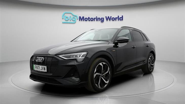 Audi e-tron Audi E-Tron 50 Black Edition SUV 5dr Electric Auto quattro 71.2kWh (11kW Charger) (313 ps) — миниатюра 4