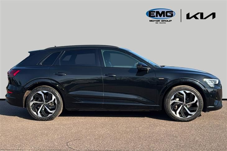 Audi e-tron Audi E-Tron 50 Black Edition Suv 5dr Electric Auto Quattro 71.2kwh (11kw Charger) (313 Ps) — миниатюра 4