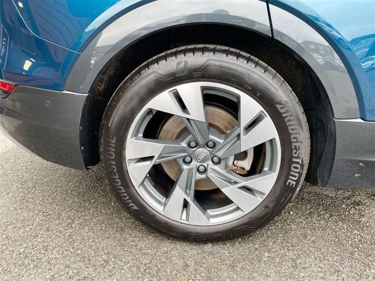 Audi e-tron Audi E-Tron 50 Sport SUV 5dr Electric Auto quattro 71.2kWh (313 ps) — миниатюра 3