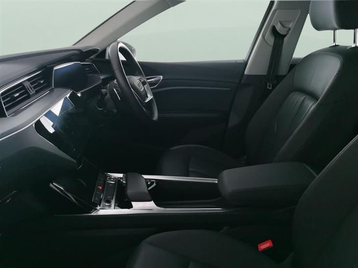 Audi e-tron Audi E-Tron 50 Technik SUV 5dr Electric Auto quattro 71.2kWh (11kW Charger) (313 ps) — миниатюра 4