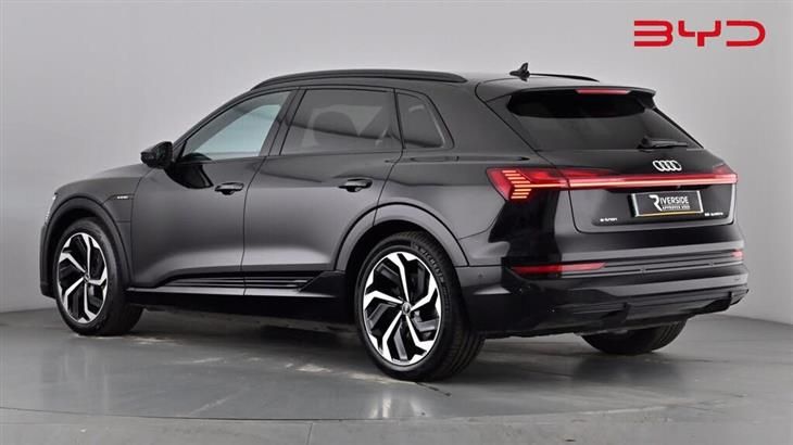 Audi e-tron Audi E-Tron 55 Black Edition SUV 5dr Electric Auto quattro 95kWh (11kW Charger) (408 ps) — миниатюра 2