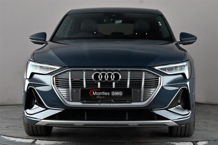 Audi e-tron Audi E-Tron 55 S Line Sportback 5dr Electric Auto Quattro 95kwh (11kw Charger) (408 Ps) — миниатюра 2
