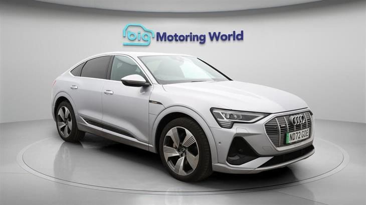 Audi e-tron Audi E-Tron 55 S line Sportback 5dr Electric Auto quattro 95kWh (11kW Charger) (408 ps) — миниатюра 2