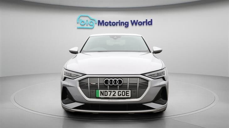 Audi e-tron Audi E-Tron 55 S line Sportback 5dr Electric Auto quattro 95kWh (11kW Charger) (408 ps) — миниатюра 3