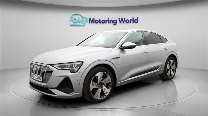 Audi e-tron Audi E-Tron 55 S line Sportback 5dr Electric Auto quattro 95kWh (11kW Charger) (408 ps) — миниатюра 4