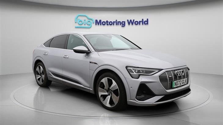 Audi e-tron Audi E-Tron 55 S line Sportback 5dr Electric Auto quattro 95kWh (11kW Charger) (408 ps) — миниатюра 2