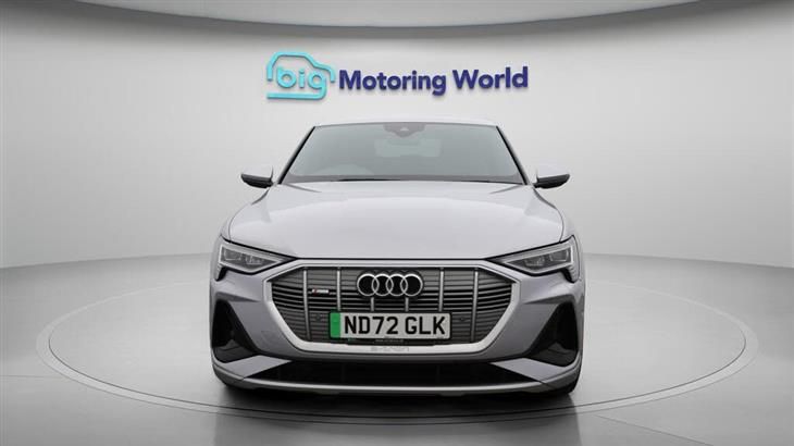 Audi e-tron Audi E-Tron 55 S line Sportback 5dr Electric Auto quattro 95kWh (11kW Charger) (408 ps) — миниатюра 3