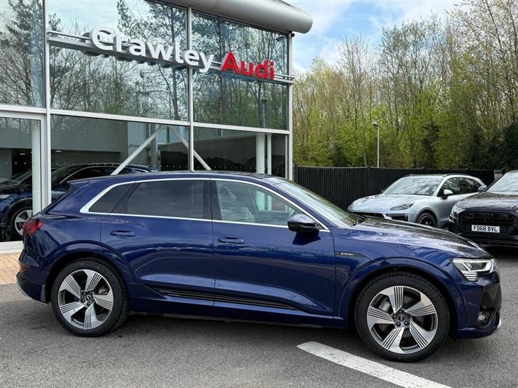 Audi e-tron Audi E-Tron 55 S line SUV 5dr Electric Auto quattro 95kWh (11kW Charger) (408 ps) 2022 — миниатюра 2