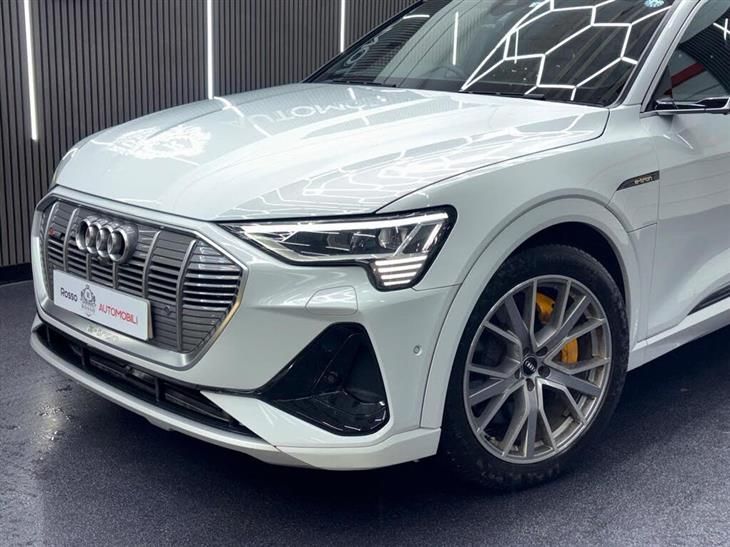 Audi e-tron Audi E-Tron 55 Sport Sportback 5dr Electric Auto quattro 95kWh (11kW Charger) (408 ps) — миниатюра 2