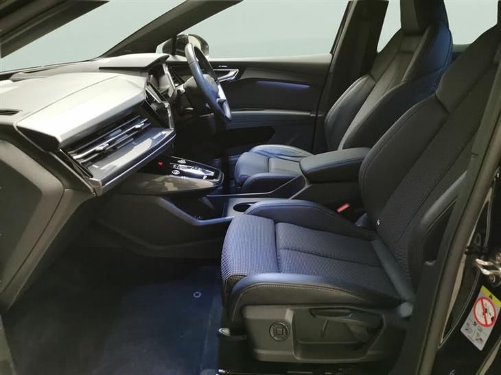 Audi e-tron Audi Q4 E-Tron 150kW 40 82kWh S Line 5dr Auto [C+S/Tech Pack] — миниатюра 4