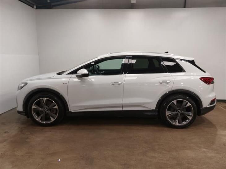 Audi e-tron Audi Q4 E-Tron 150kW 40 82kWh S Line 5dr Auto — миниатюра 4