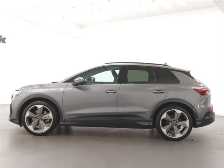 Audi e-tron Audi Q4 E-Tron 210kW 45 82kWh Black Edition 5dr Auto — миниатюра 4