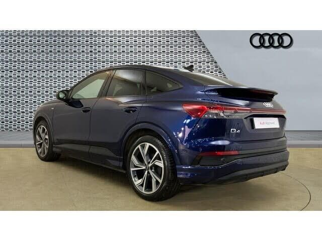 Audi e-tron Audi Q4 E-Tron 220kW 50 Quattro 82.77kWh Edition 1 5dr Auto Electric Estate — миниатюра 3